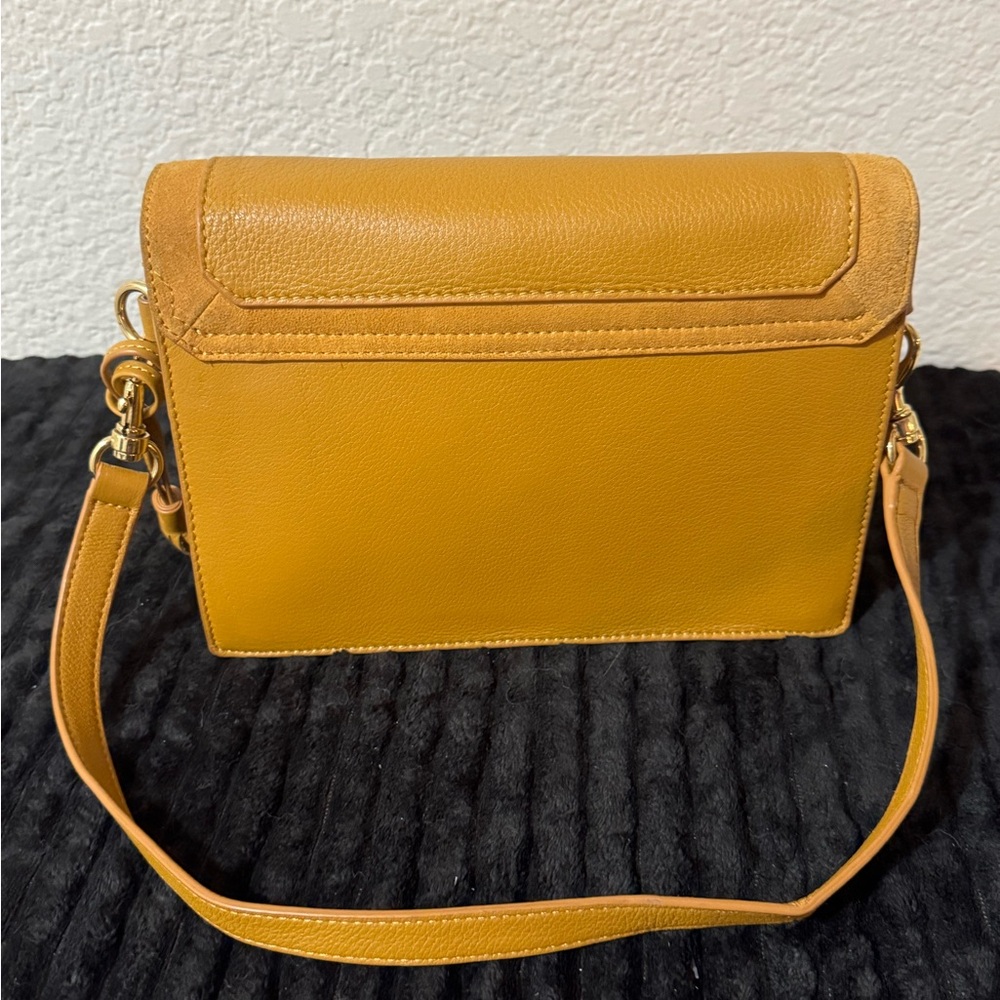 Vince Camuto Hannah Messenger Yellow Shoulder Bag - Picture 7 of 13